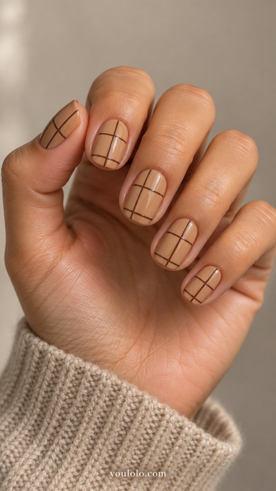 fall plaid nails — Camel Windowpane