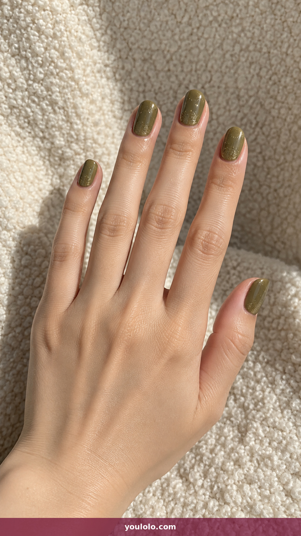 Sparkly Nails idea 1: Olive Gold Dust in a realistic fall manicure