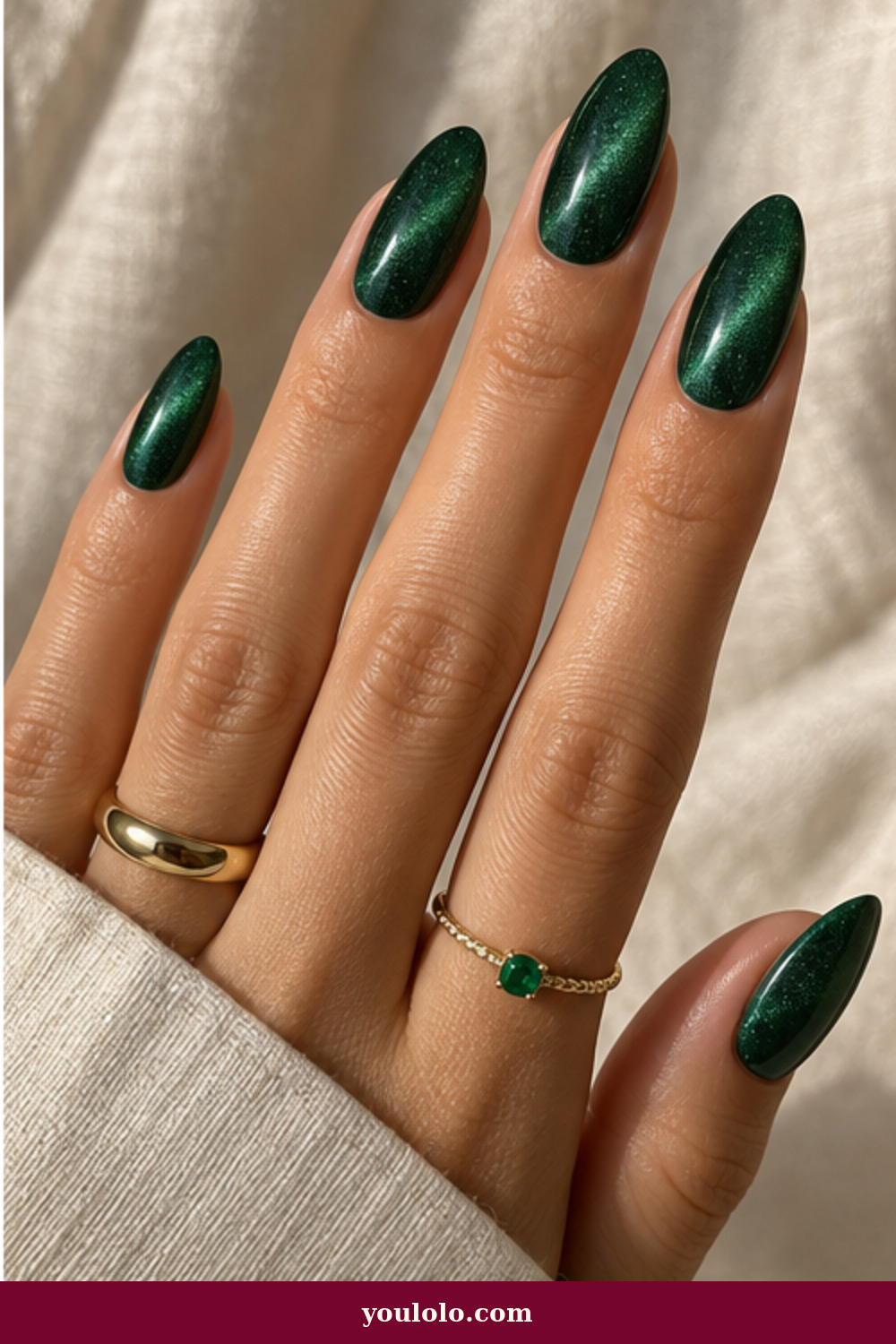 Emerald Green Nails idea 2: Emerald Velvet Cat-Eye