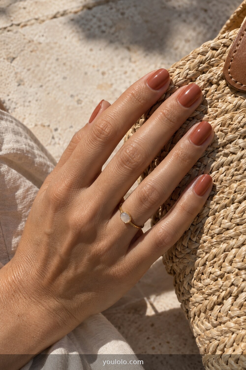 Sun faded terracotta manicure for early autumn