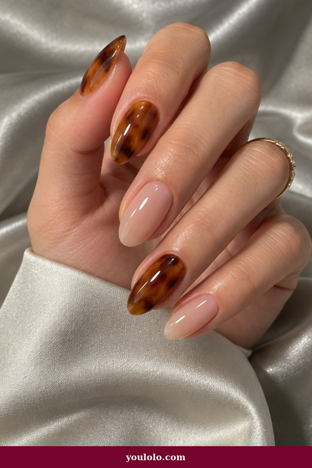 Luxury Nails idea 3: Tortoiseshell Inlay