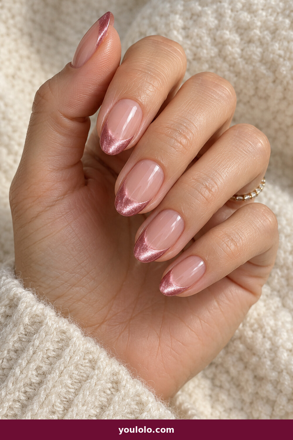 Pink Summer Nails idea 4: Pink Cat-Eye Tips