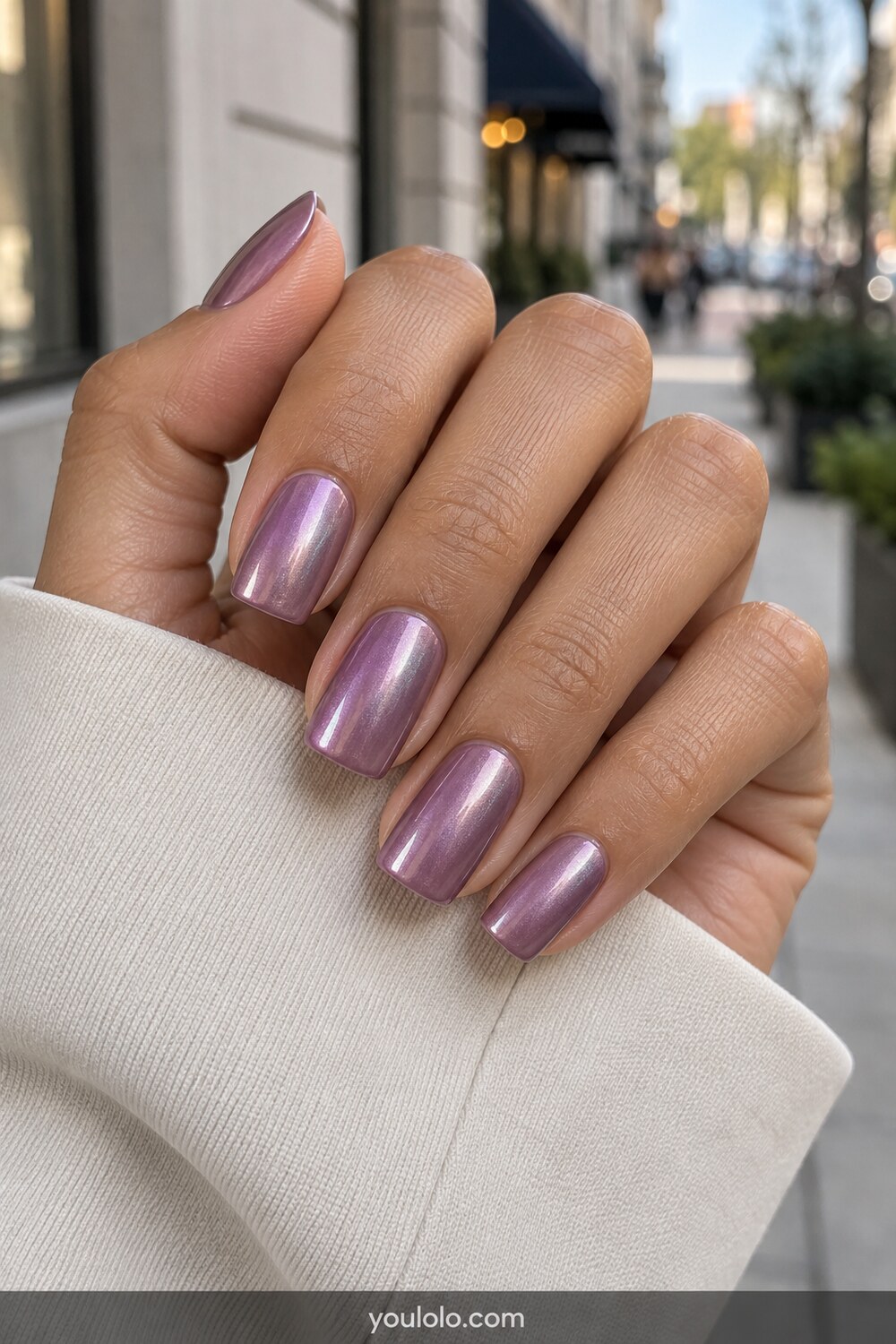 Muted orchid pearl chrome on soft square nails