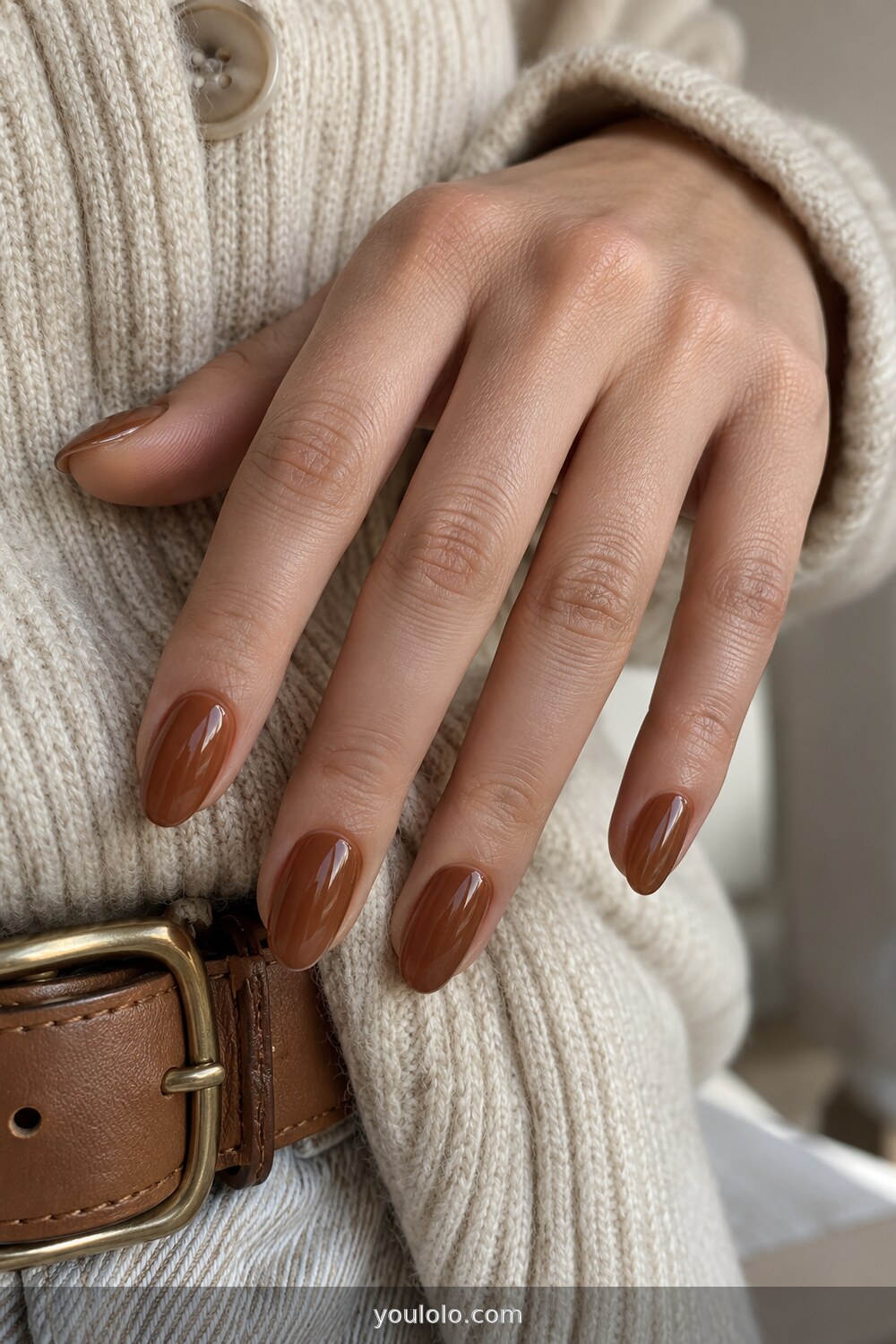 Caramel syrup Early Fall Nails with a translucent finish