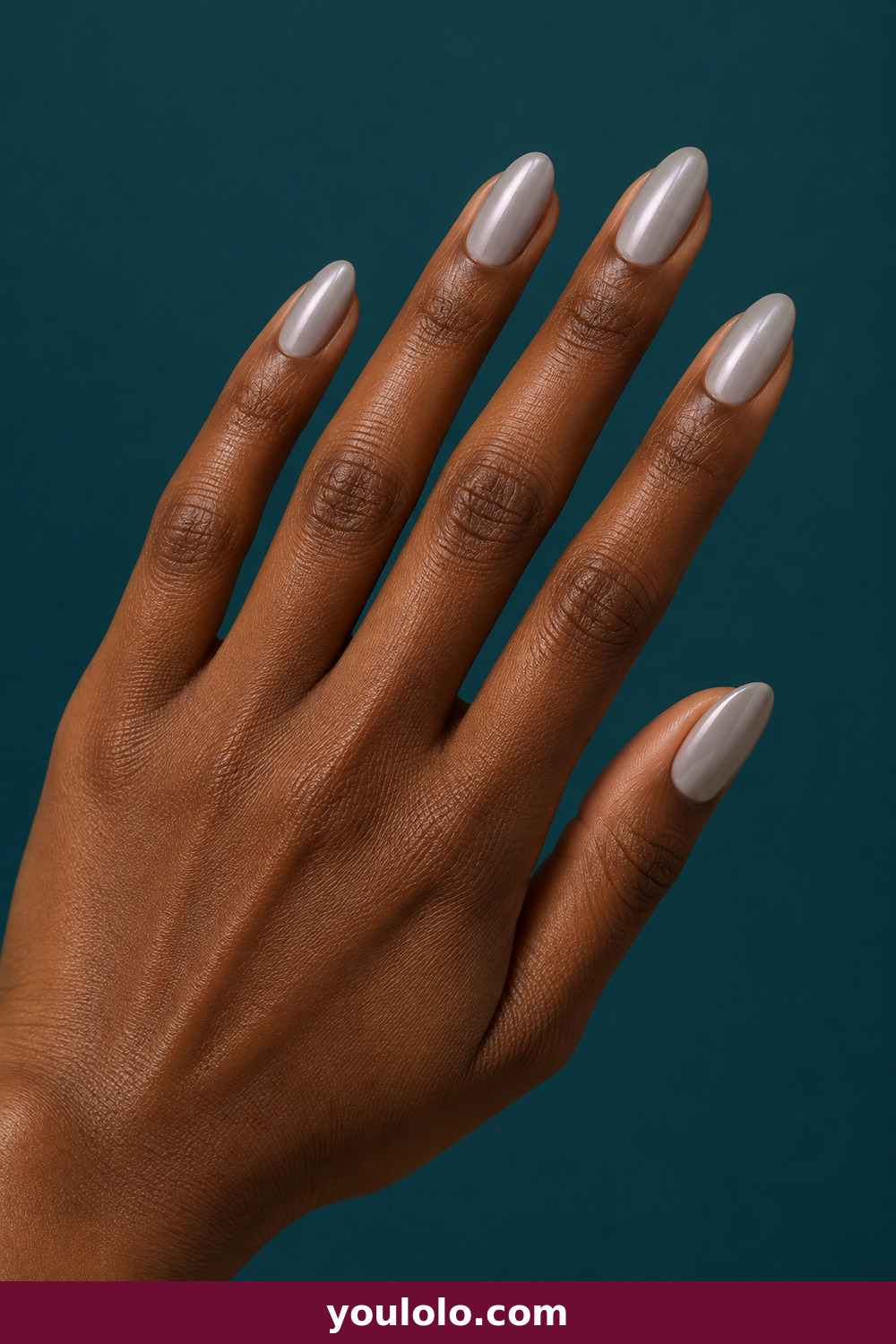 Grey Nails idea 6: Pearl Grey Chrome