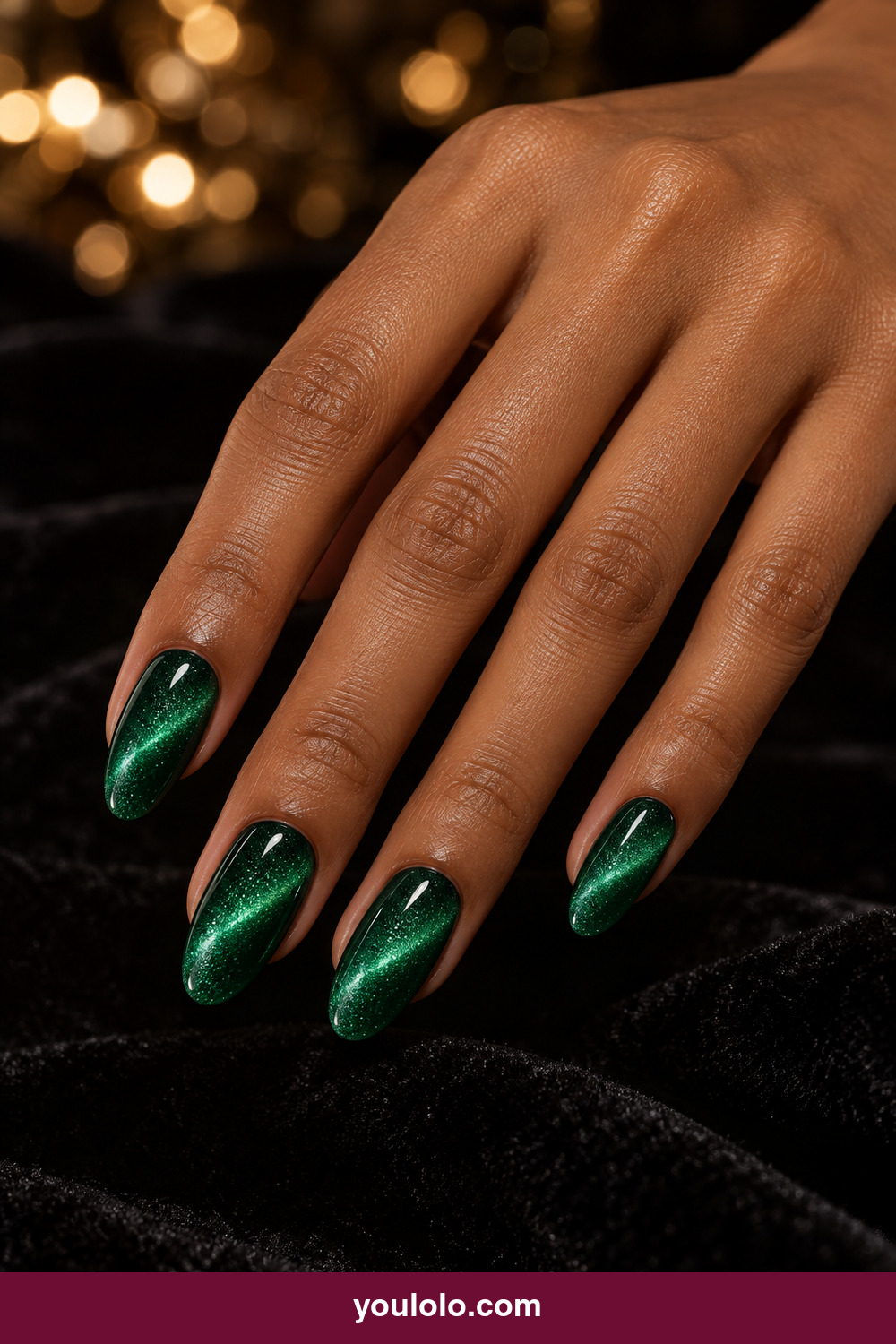 NYE Nails idea 7: Emerald Cat-Eye