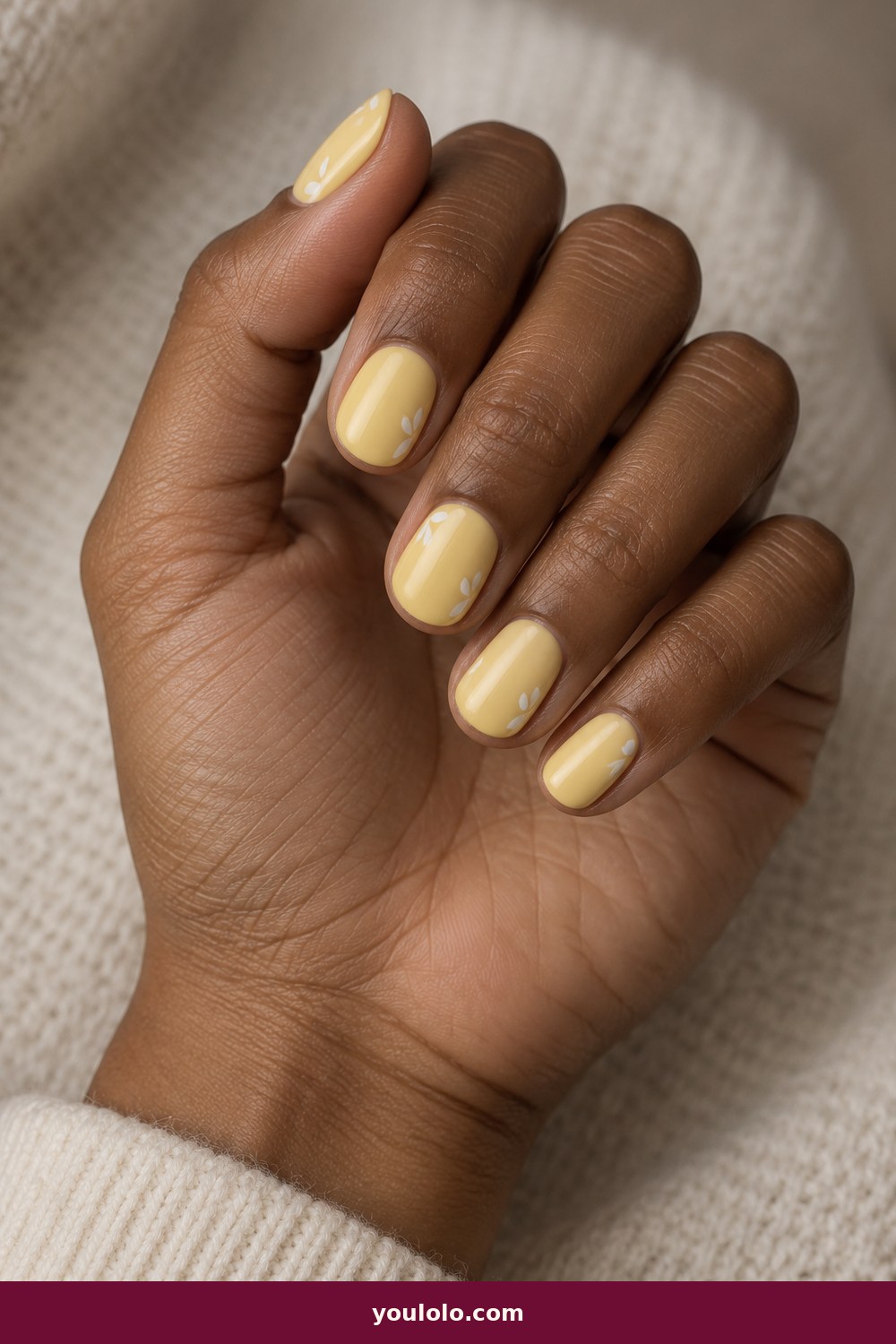 Cruise Nails idea 7: Lemon Resort