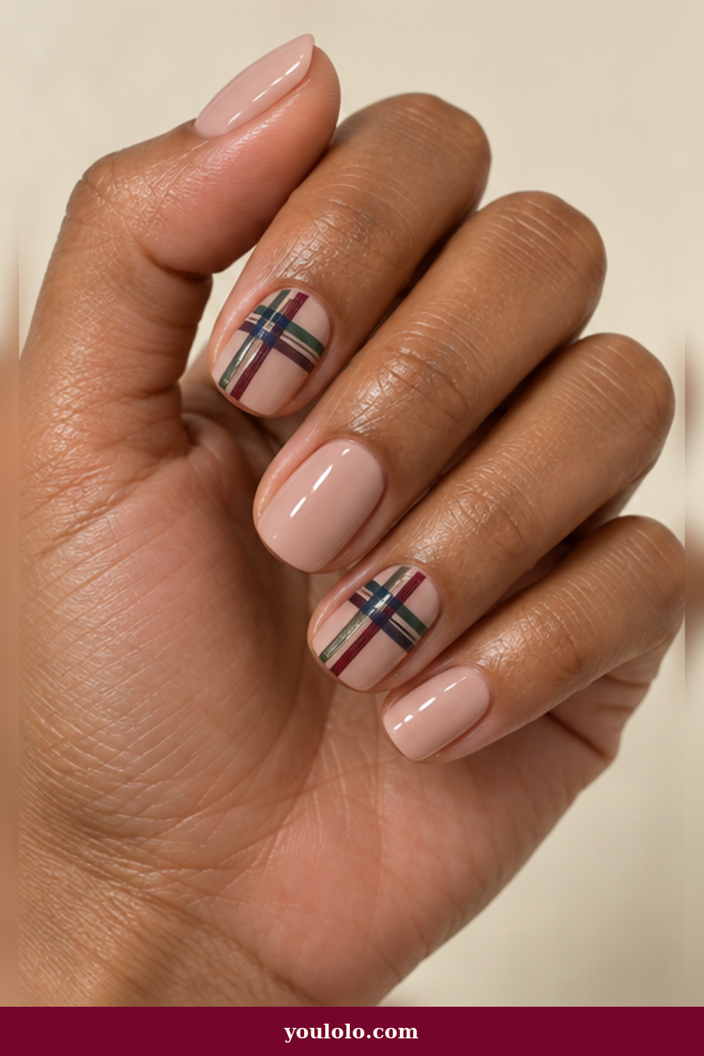Quiet Tartan Accents Christmas Nails Short idea