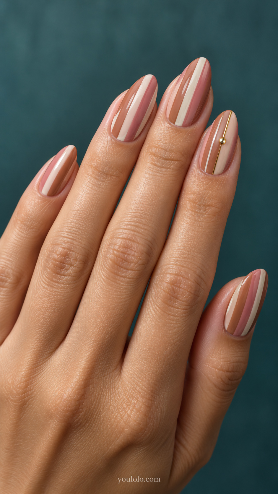 Rose and caramel stripes manicure