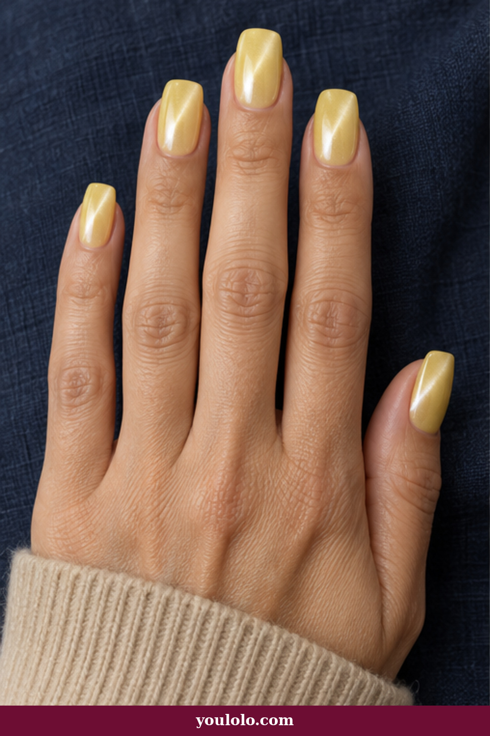 Lemon Nails idea 7: soft yellow velvet cat-eye manicure