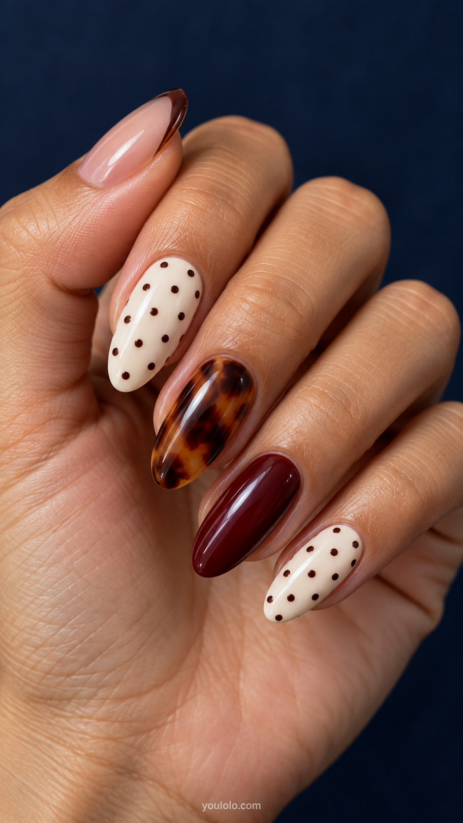 A five-design autumn mix manicure