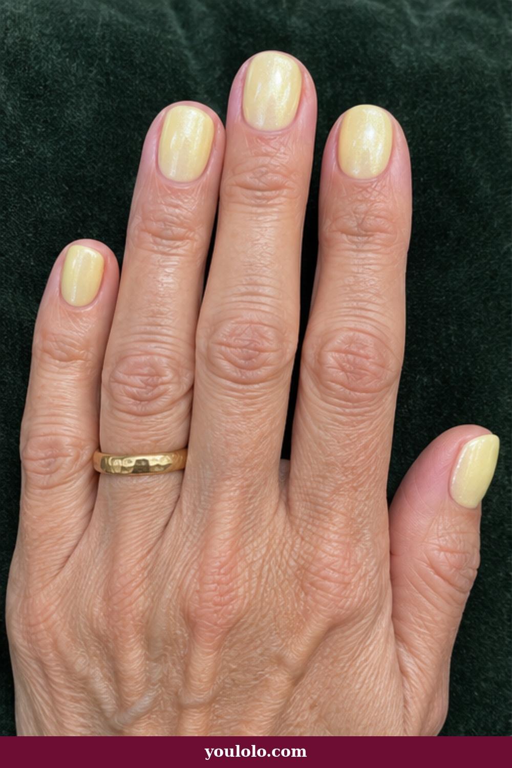 Lemon Nails idea 9: short pearly lemon cream manicure