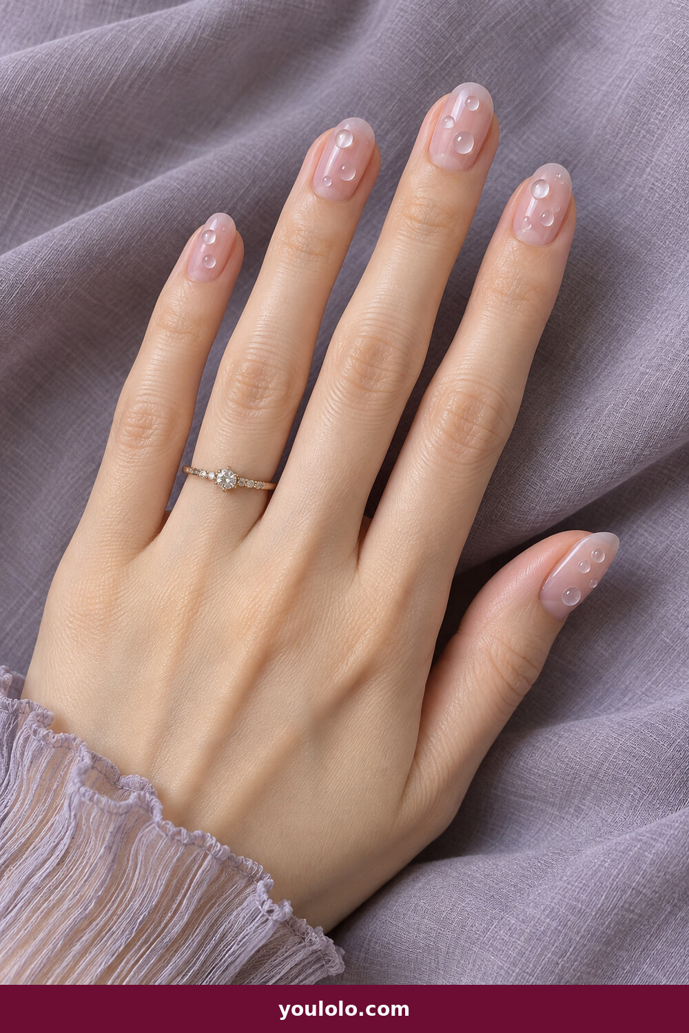 Glass Nails idea 9: Waterdrop Glass