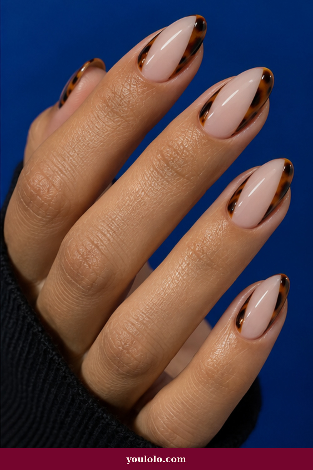 Cool Girl Nails idea 10: Tortoiseshell Negative Space