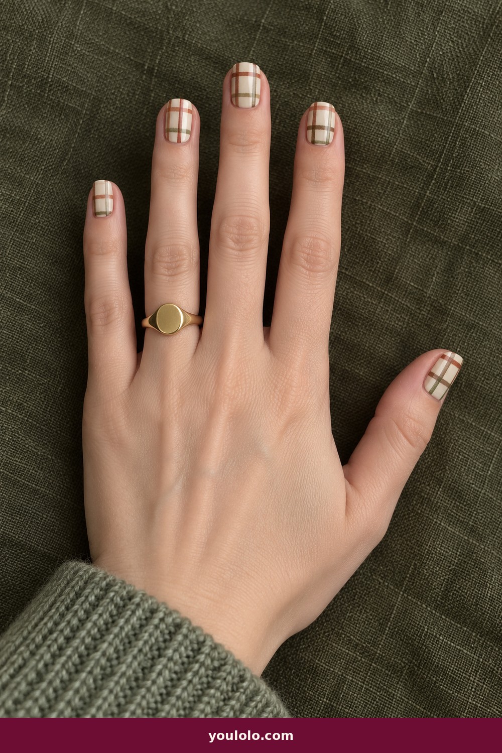Cream Tartan — Nails Fall idea 11