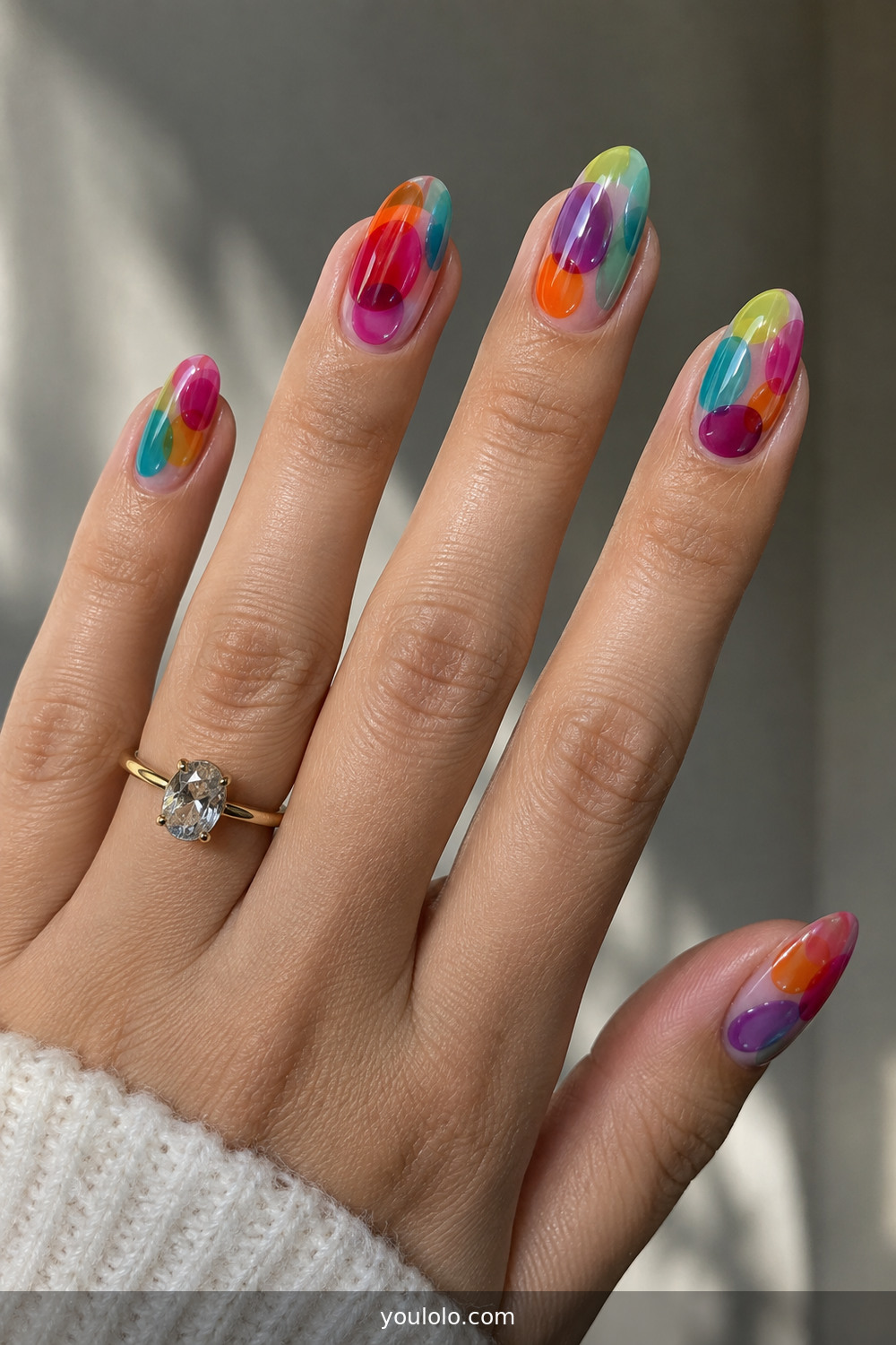 Bright translucent jelly lava-lamp nail design