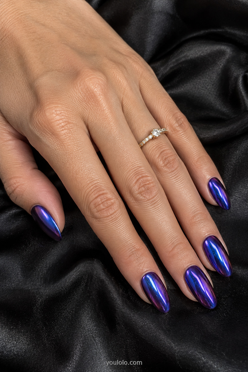 Purple and blue multichrome Unicorn Nails on medium almond nails