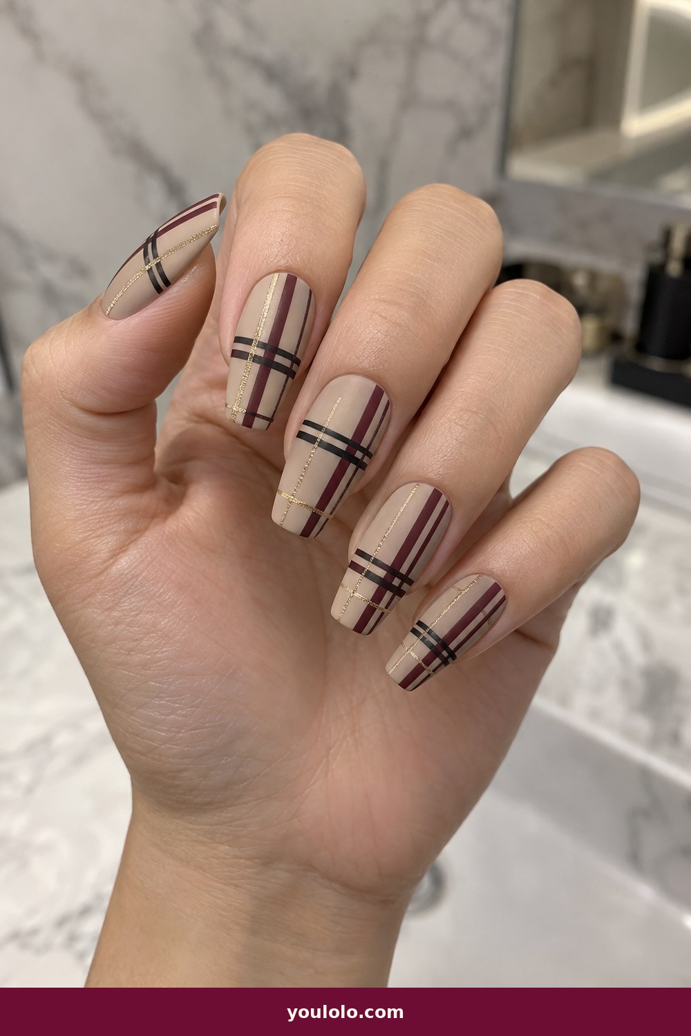 Burberry Nails idea 14: Metallic Thread Plaid