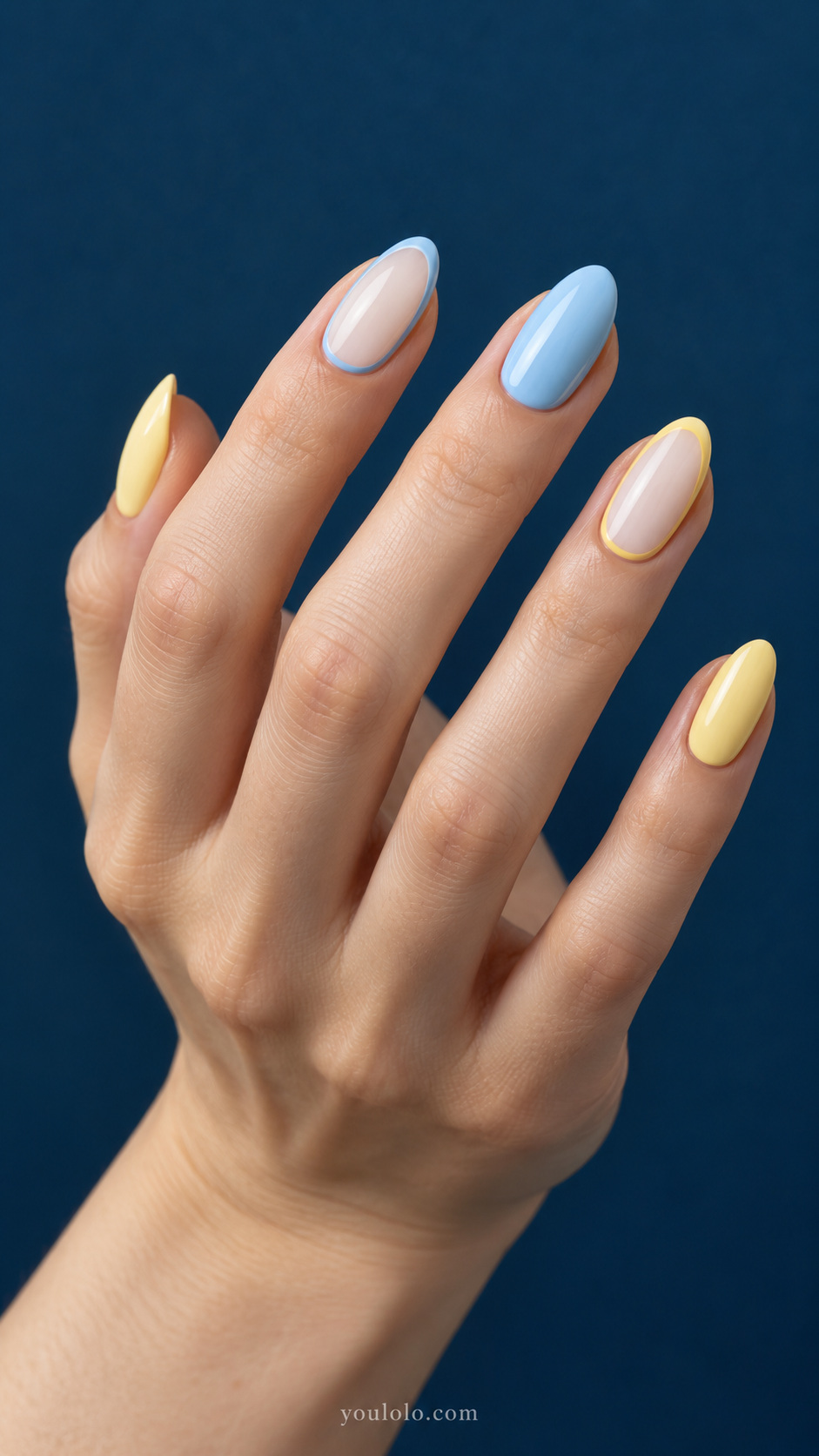 Blue and yellow border nails manicure