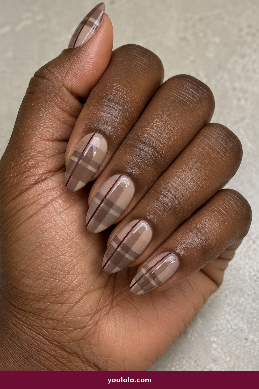 Burberry Nails idea 16: Monochrome Taupe Check
