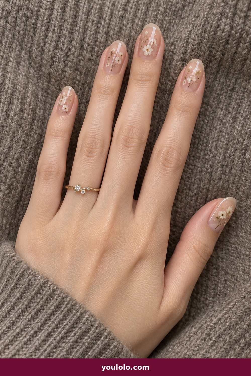 Glass Nails idea 17: Glass Floral Embeds