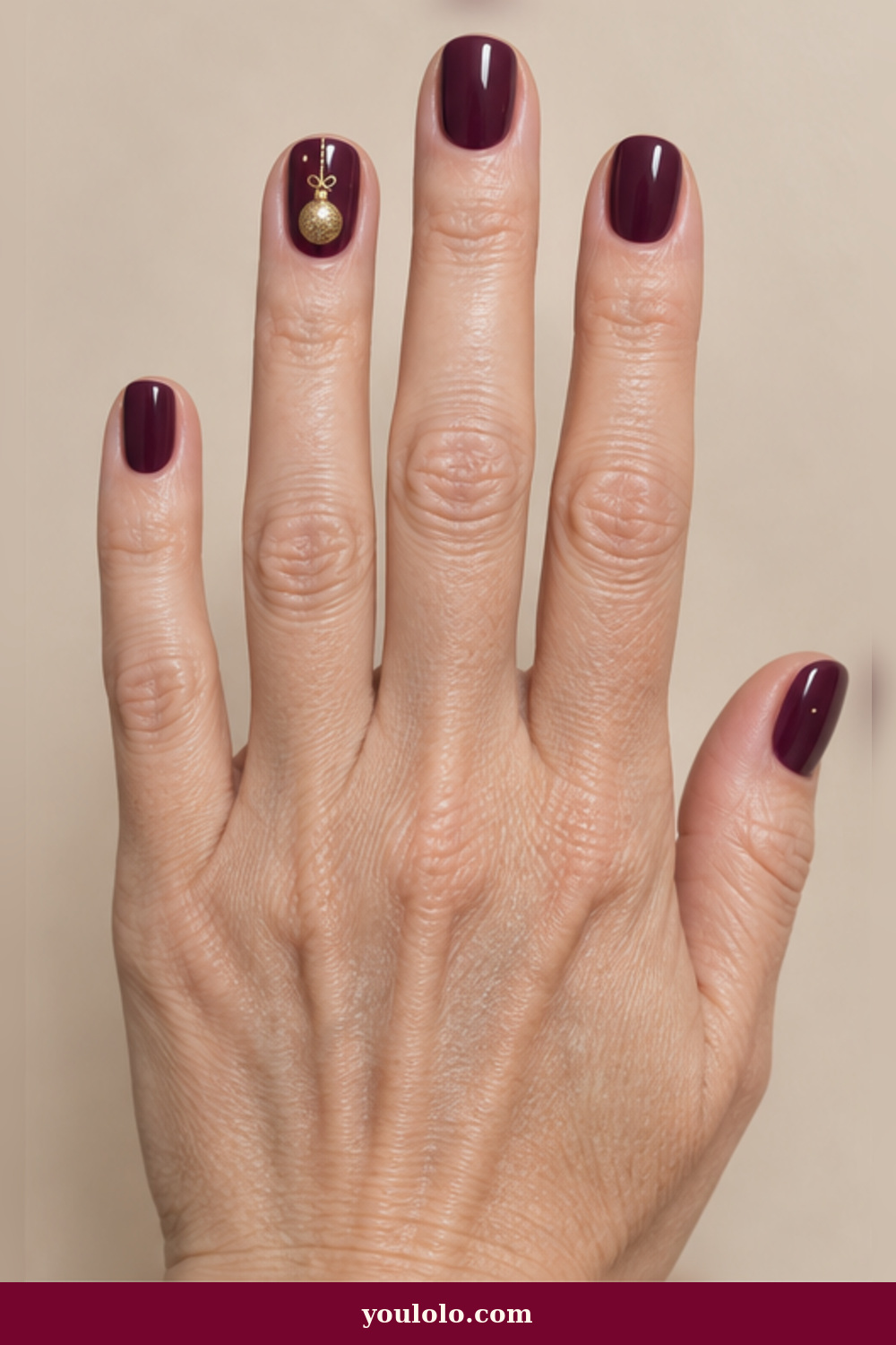 Smoky Plum Bauble Christmas Nails Short idea