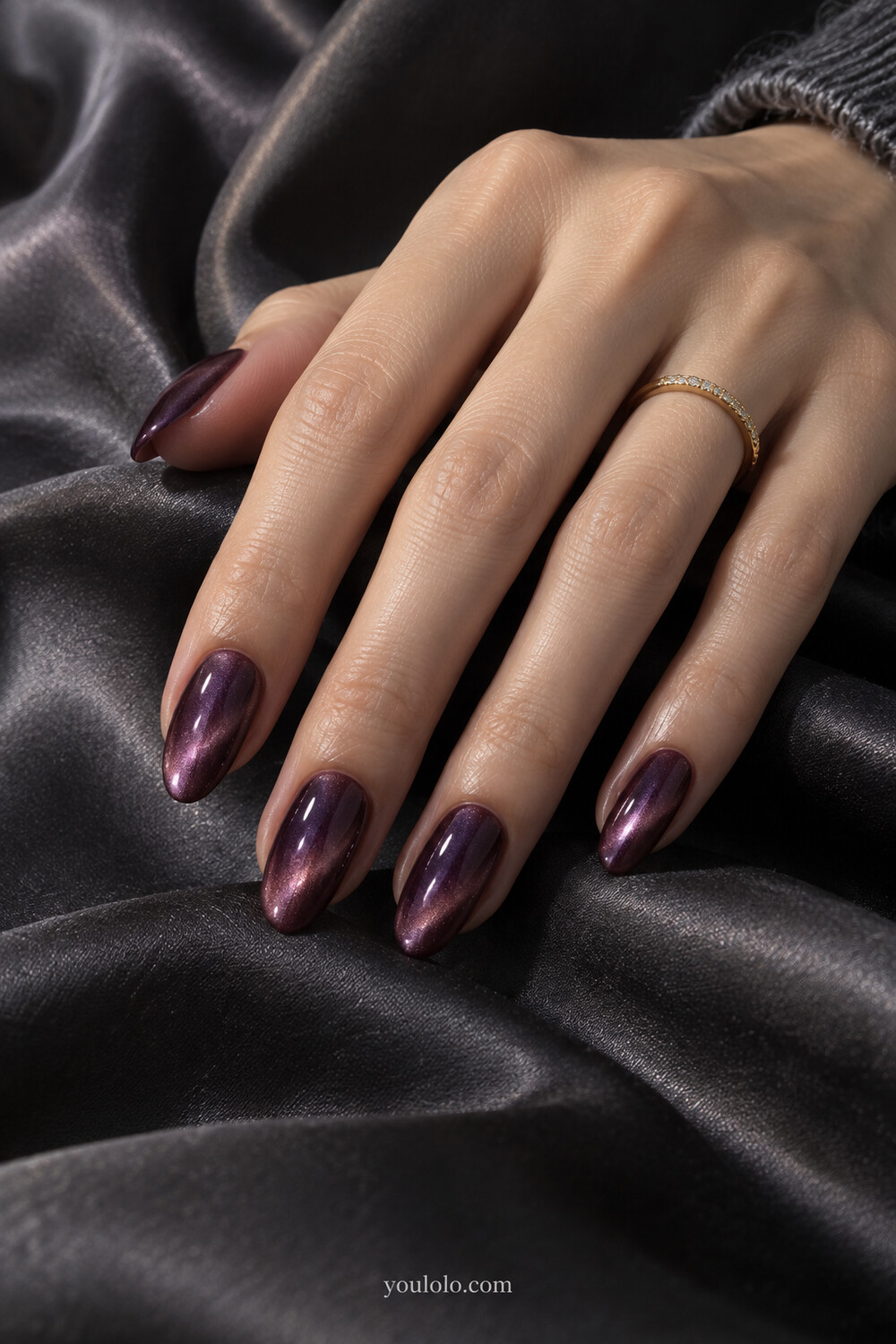 Plum Korean jelly nails with a soft magnetic cat eye glow