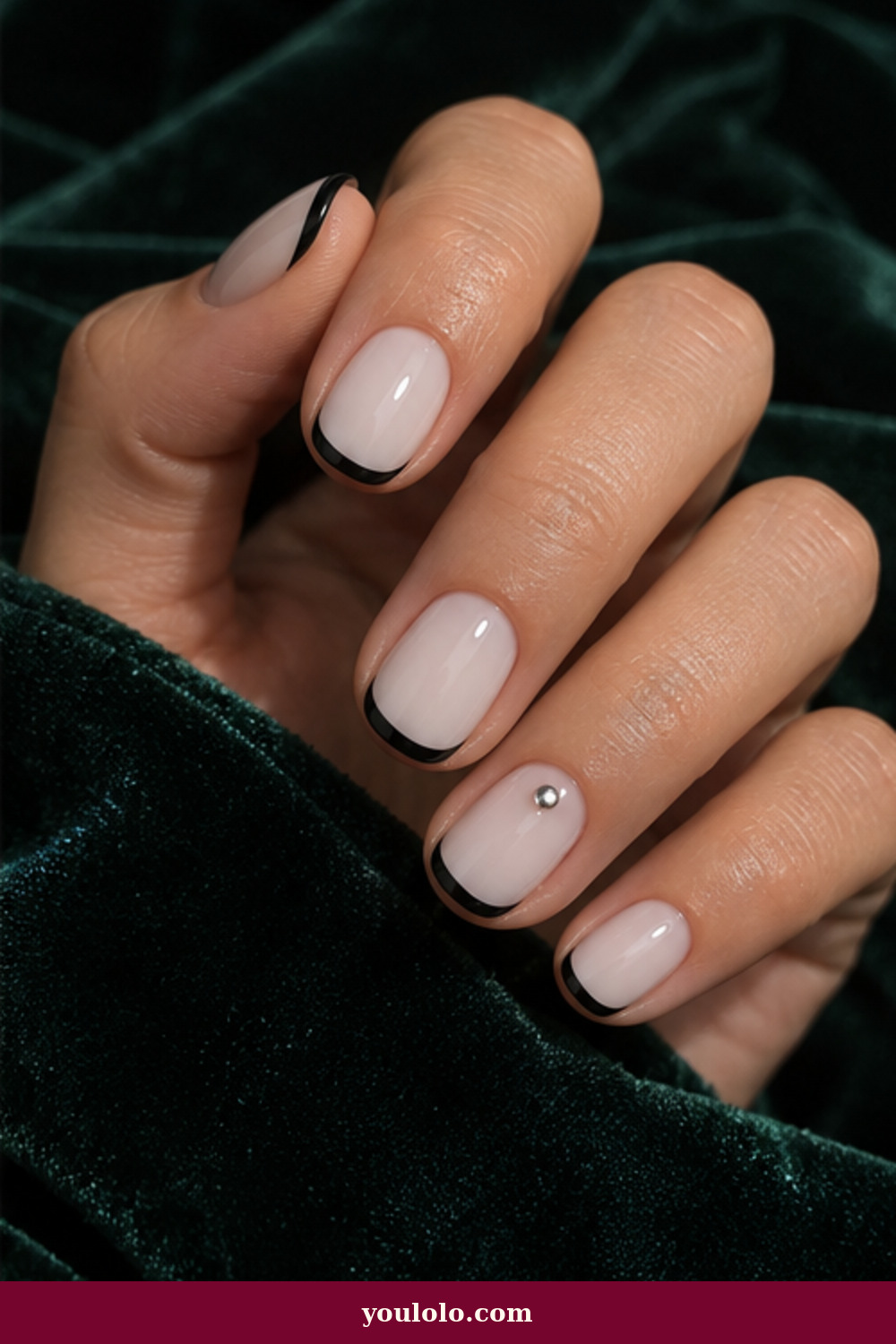 Cool Girl Nails idea 20: Tuxedo Pearl