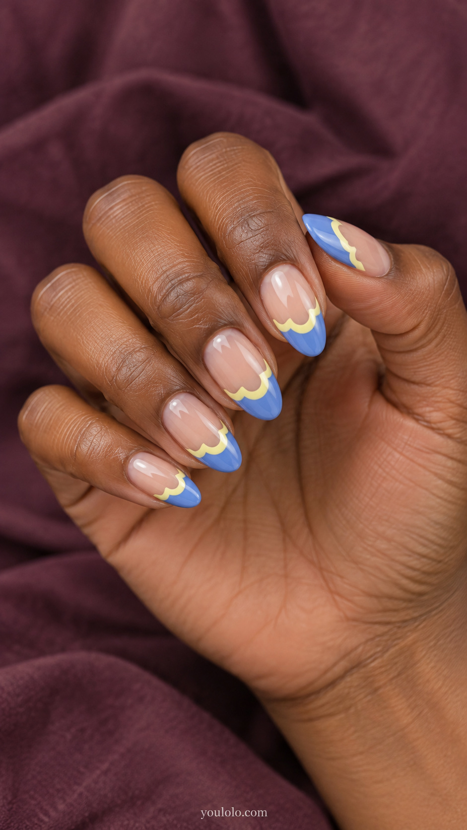 Blue tips with yellow scallop borders manicure