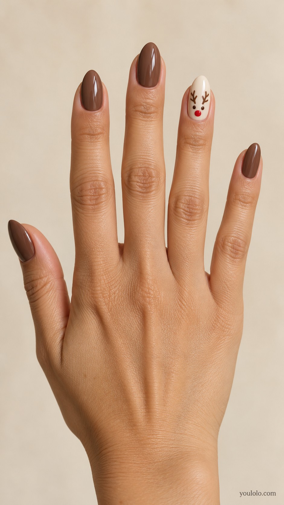 Christmas nail ideas — Cream with a Minimal Reindeer