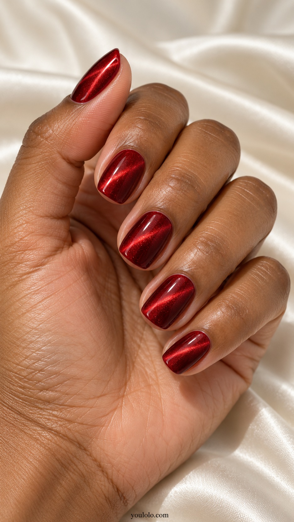 Short Red Cat Eye Nails: short squoval cherry red magnetic nails narrow diagonal bright red light stripe