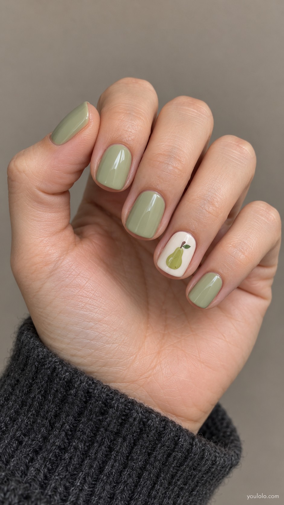September nail ideas — Cream with a Tiny Pear