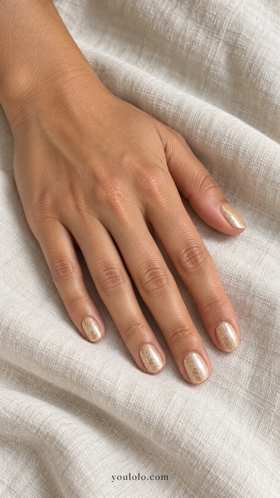 Simple Christmas Nails — Soft Gold Shimmer Rounds