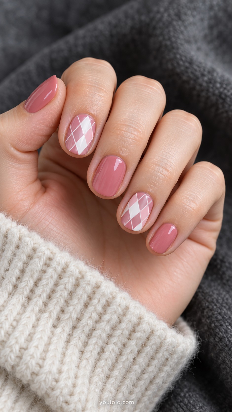 pink Christmas nails — Pink and White Diamond Argyle