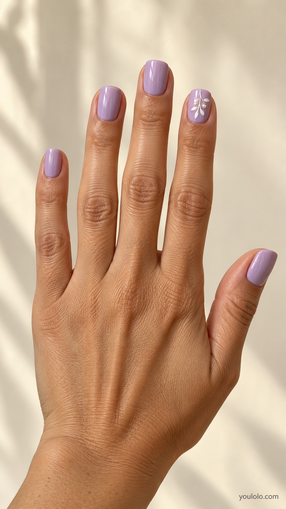 Christmas nail ideas — Lilac with White Mistletoe