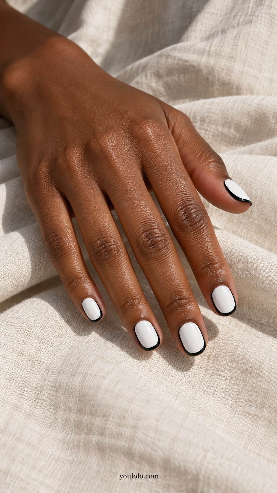 Monochrome Comic Contrast: short round white nails, thick black lower-side shadow and fine black perimeter, white smooth surface