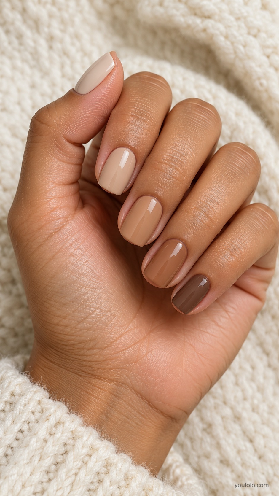 Coffee Gradient Skittle — short squoval five tonal light to medium brown cream nails from pale latte through biscuit to medium mocha no dark espresso