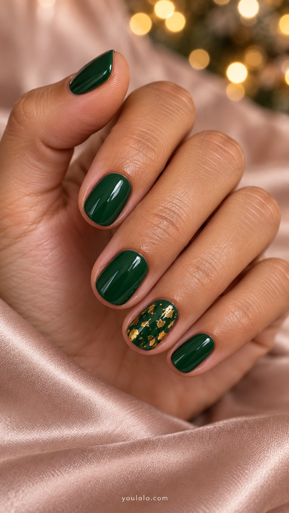 Short round emerald nails one ring nail sparse flat irregular gold foil flecks