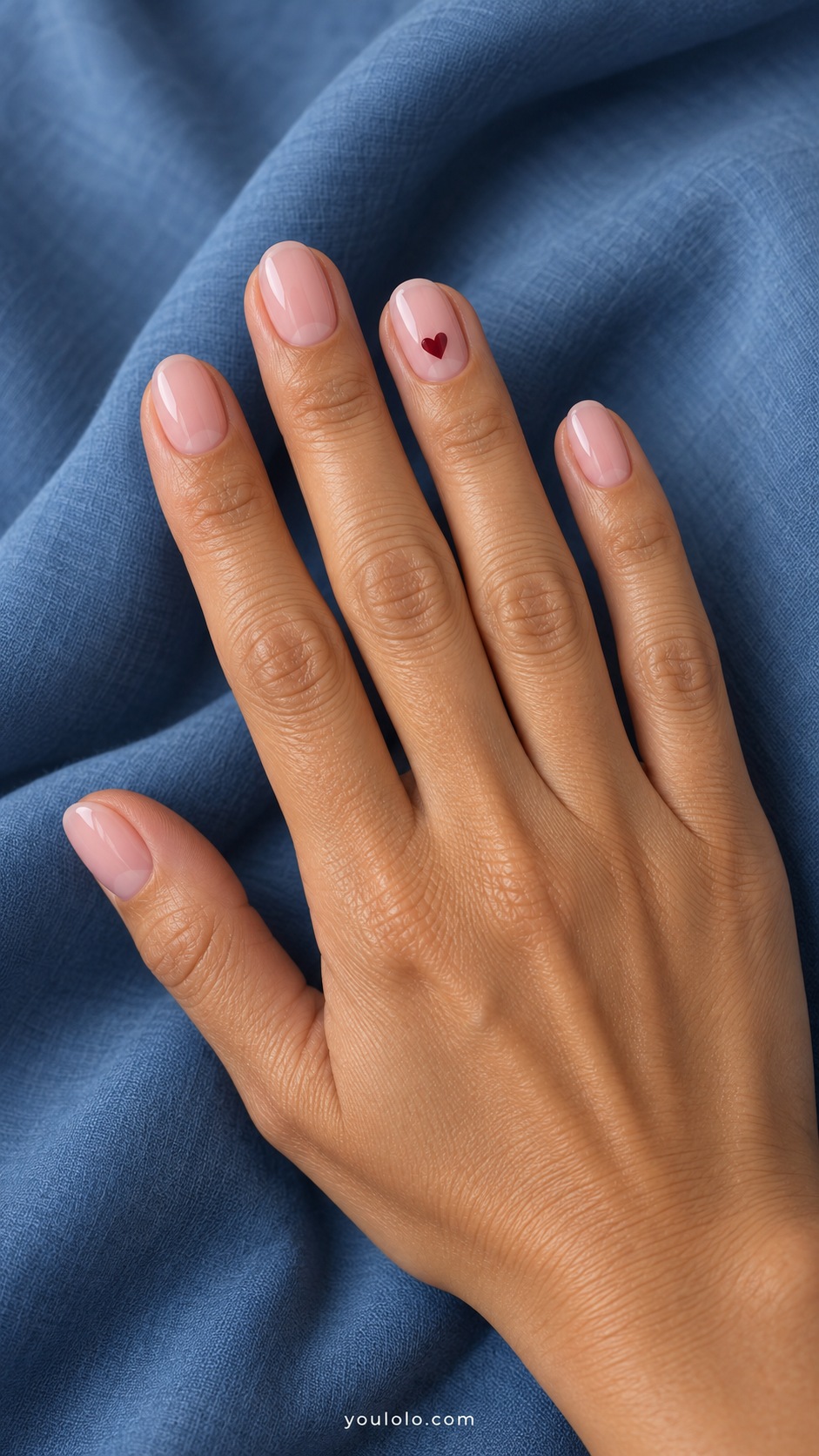 Short oval nails translucent pink four nails ring single small flat burgundy heart center