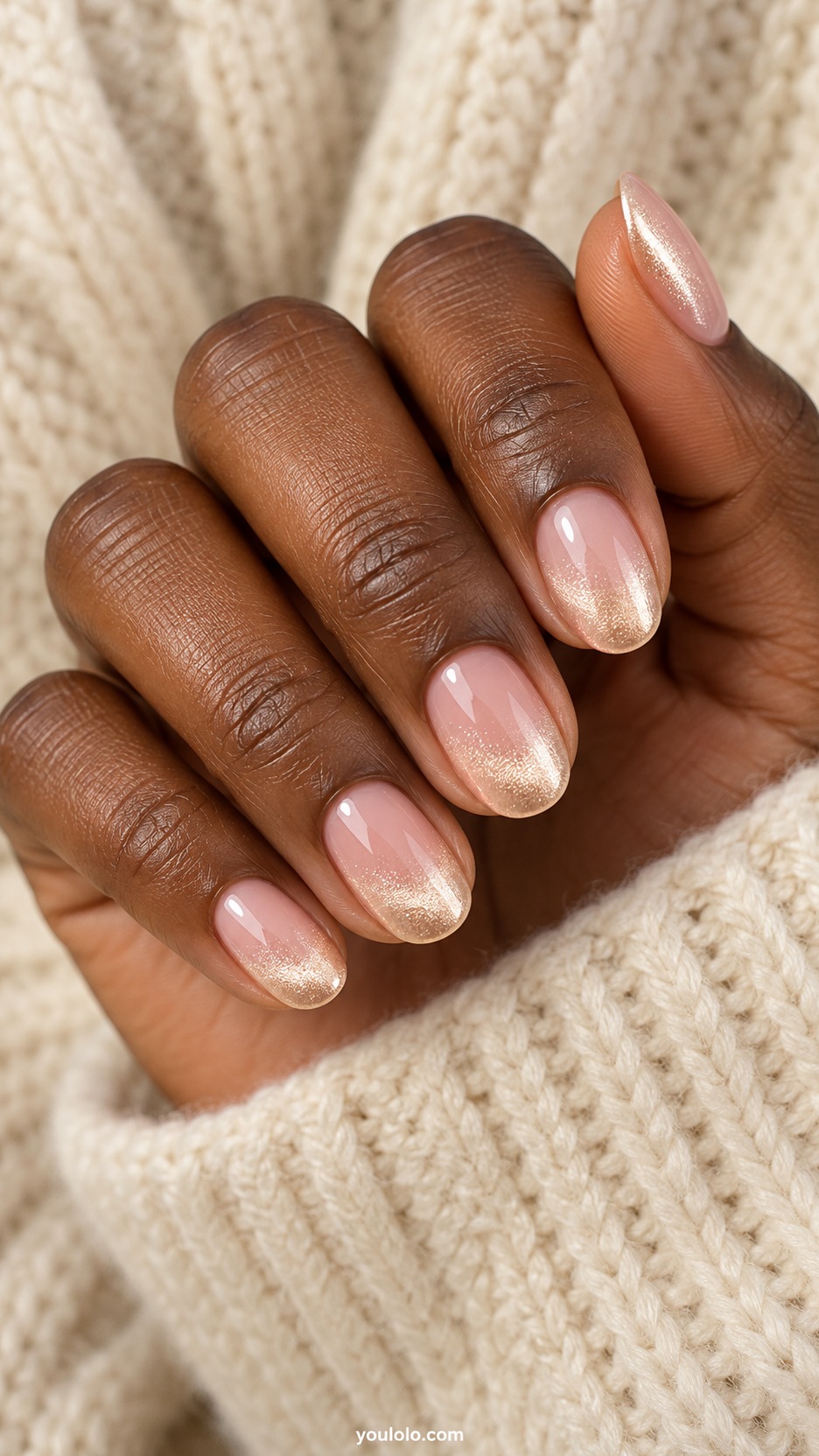 French Cat Eye Nails: short oval milky pink beds pearl champagne magnetic shallow tips