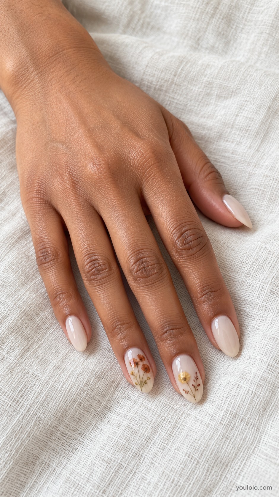 autumn nails — Milky Beige with Pressed-Flower Effect