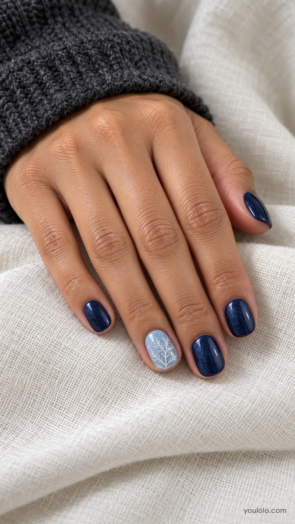 winter nails — Midnight Blue Frosted Accent