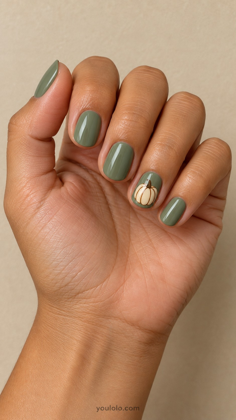 October Nails — Sage with One Cream Pumpkin