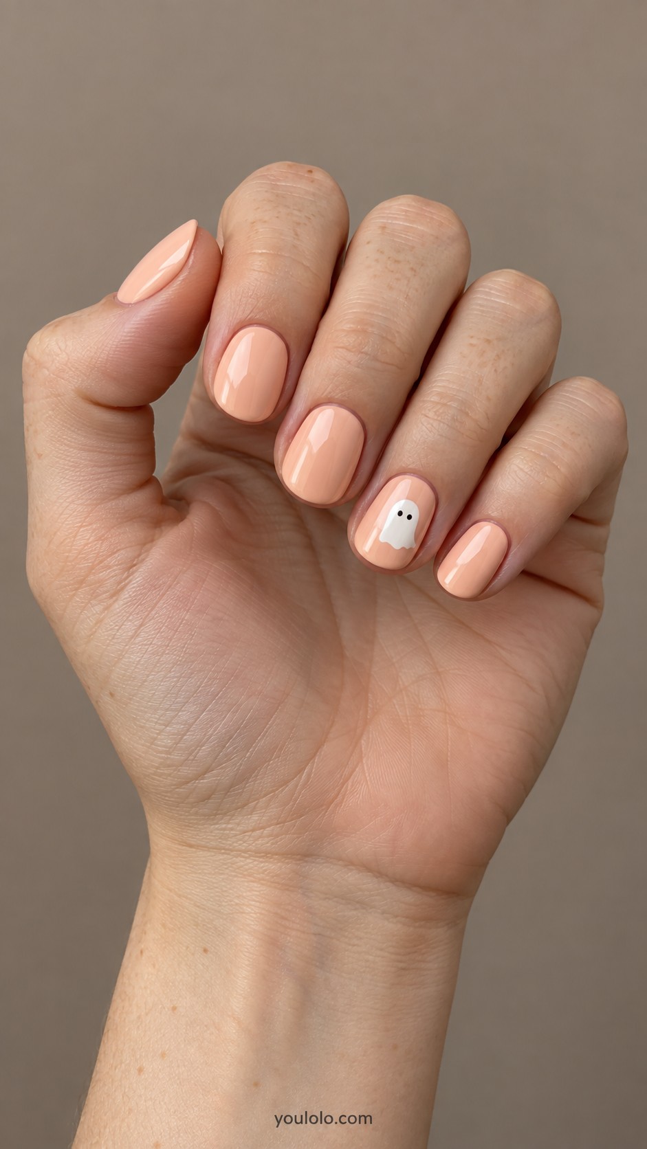 October Nails — Tiny Ghost on Peach
