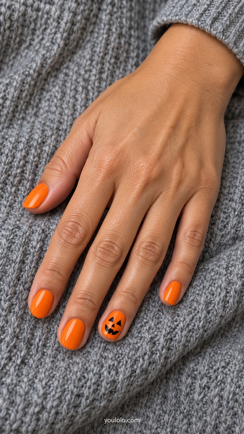 October Nails — Orange Jack-o'-Lantern Accent