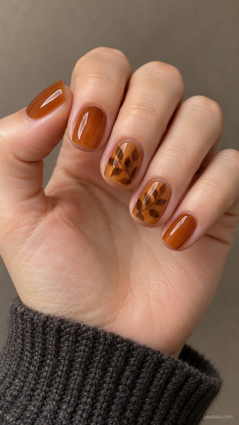 autumn nails — Amber with Brown Leaf Shadows
