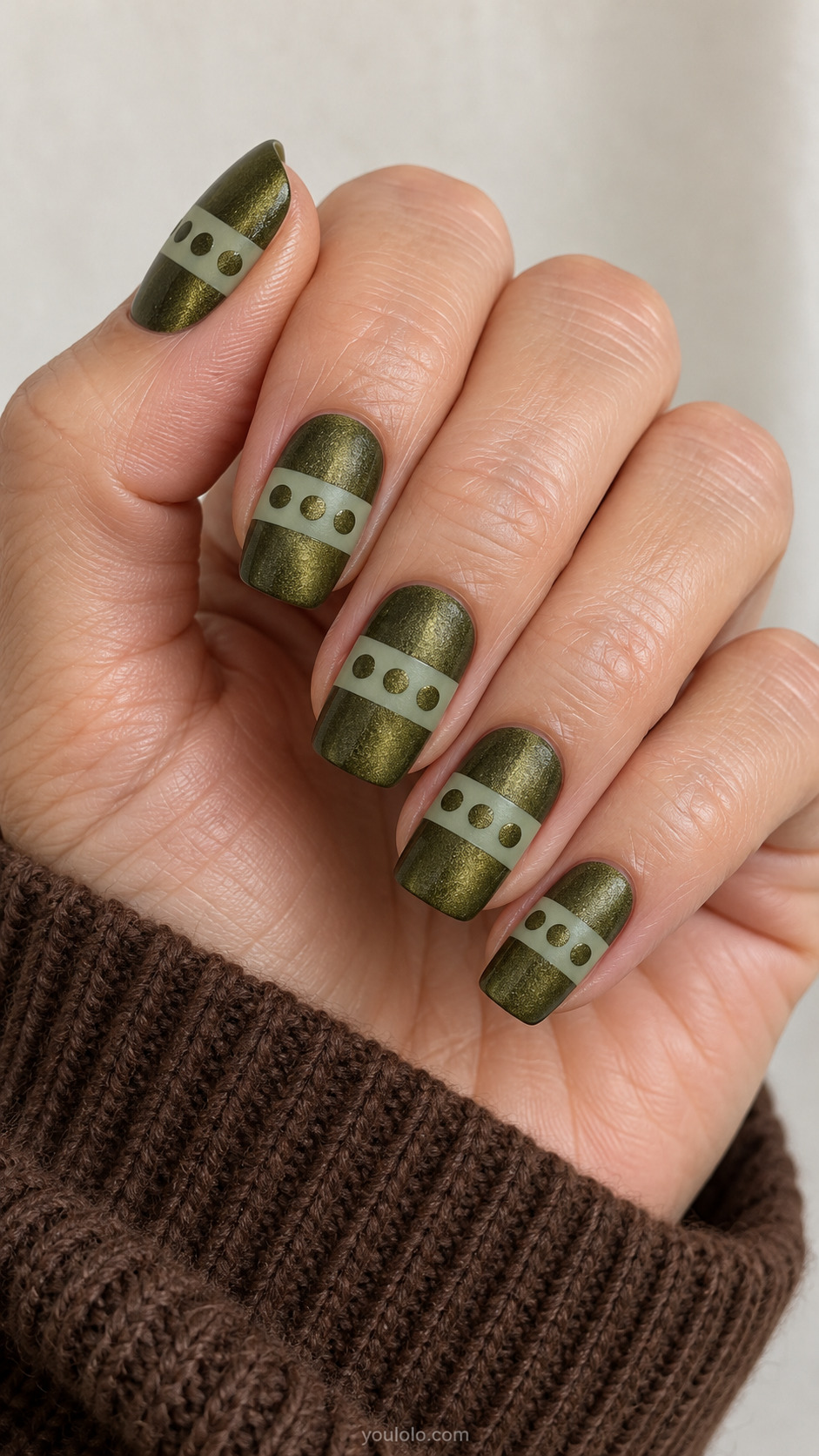 Sage Magnetic Dots Across a Matte Band manicure on medium squoval.
