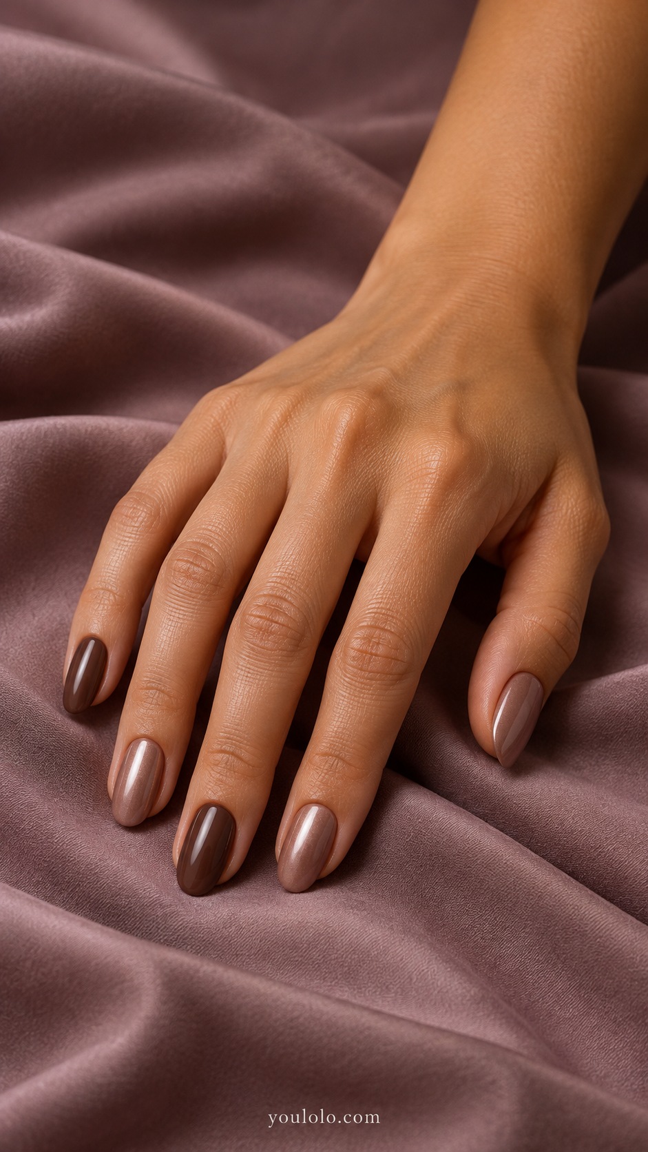 Medium oval nails alternating deep cocoa pearl and lighter milk chocolate pearl, same smooth glaze
