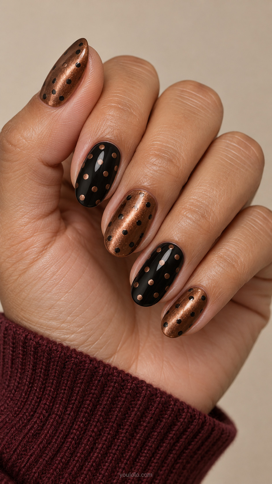 Mixed Finish, Matched Dot Scale manicure on medium oval.